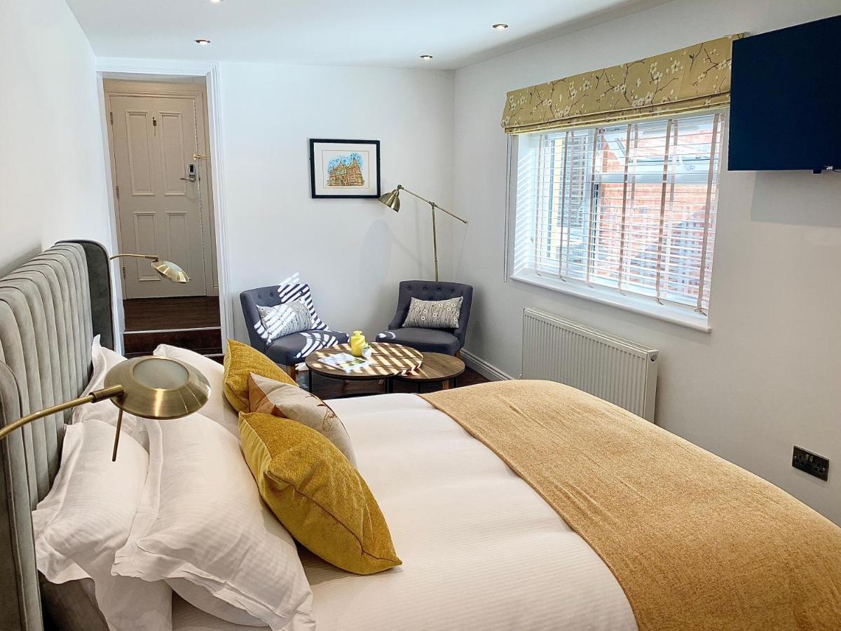 Upstairs At 33 - Self Check In Boutique Accommodation In Worcester Centre Buitenkant foto