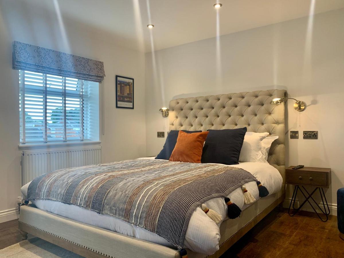 Upstairs At 33 - Self Check In Boutique Accommodation In Worcester Centre Buitenkant foto