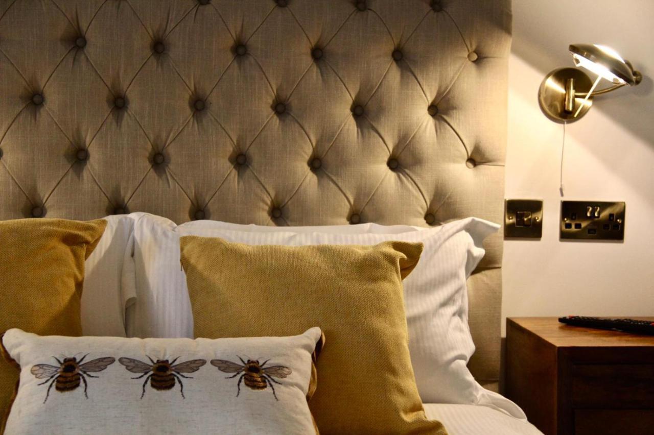 Upstairs At 33 - Self Check In Boutique Accommodation In Worcester Centre Buitenkant foto