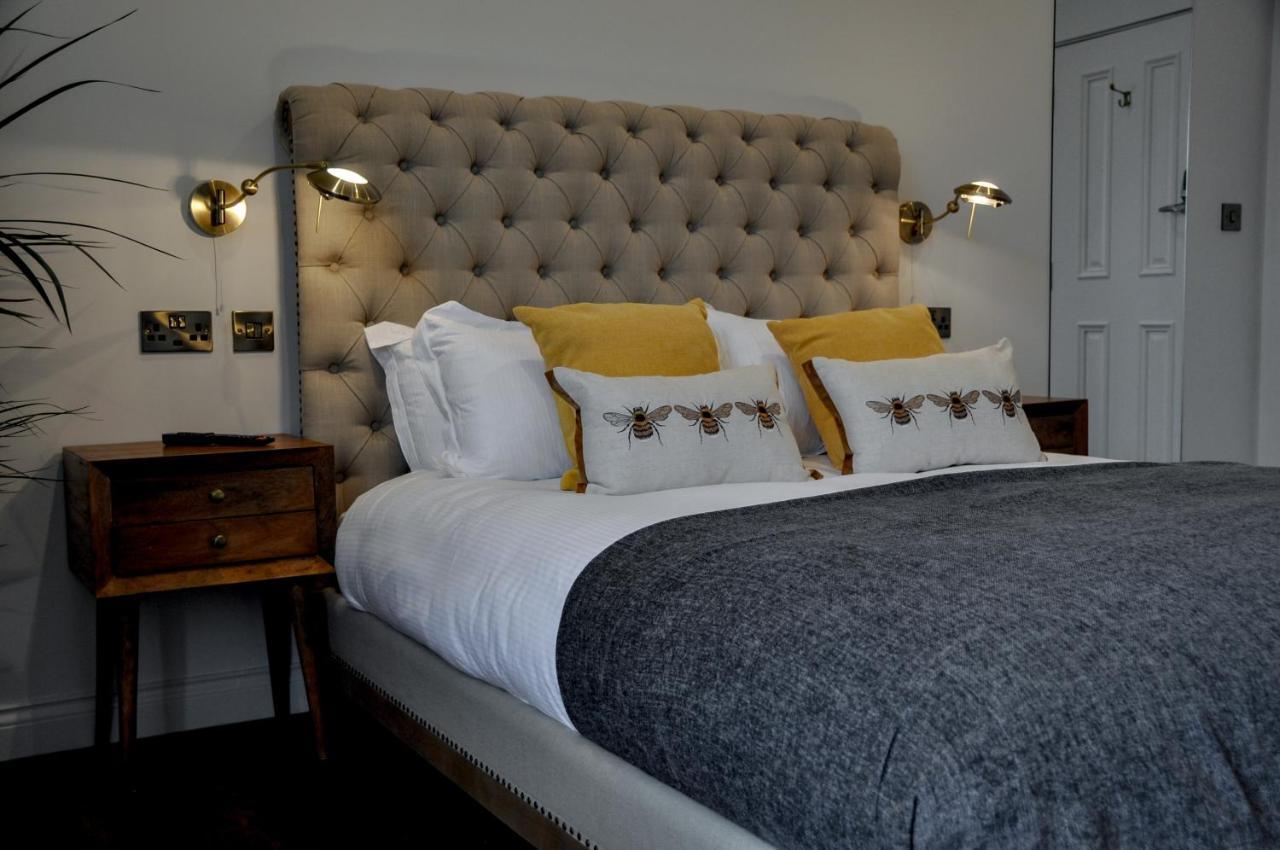 Upstairs At 33 - Self Check In Boutique Accommodation In Worcester Centre Buitenkant foto
