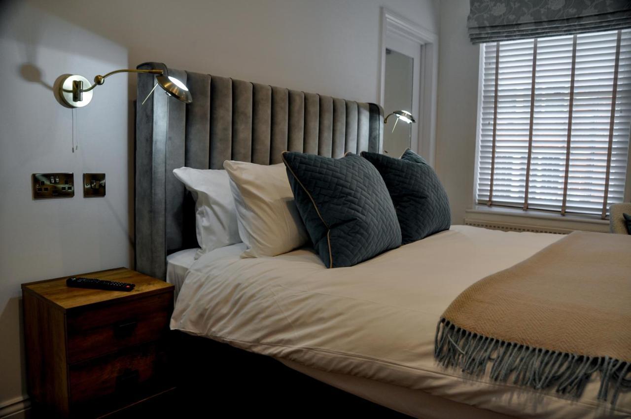 Upstairs At 33 - Self Check In Boutique Accommodation In Worcester Centre Buitenkant foto